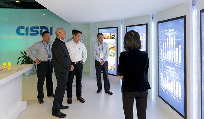 唐復平參觀中冶賽迪研發(fā)中心